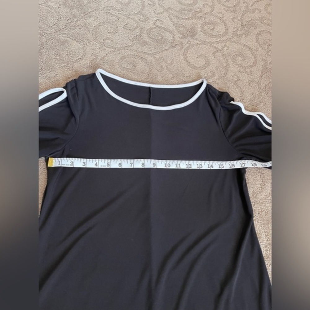 Bebe Shift Dress. Size M - Picture 4 of 5